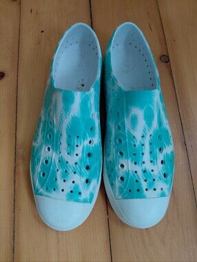 Native Shoes AdultNative Shoes Adults (Mens' & Ladies') size 9 Men/11 Women